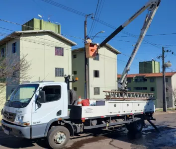 As luminárias antigas foram substituídas por novas, no padrão LED