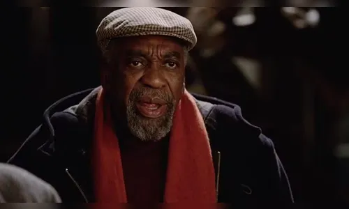 Ator de 'Uma Noite No Museu' morre aos 90 anos em casa