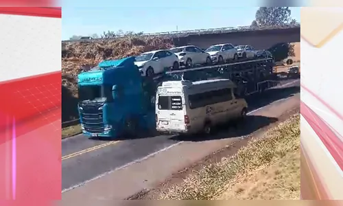 Vídeos mostram riscos de acidentes na Vila Reis: 