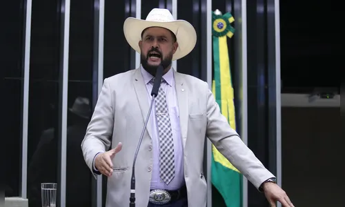 Justiça decreta prisão do deputado federal Zé Trovão; entenda