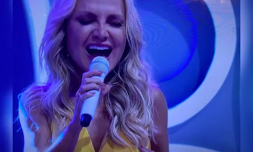 Emocionada, Eliana canta com Daniel em despedida do SBT