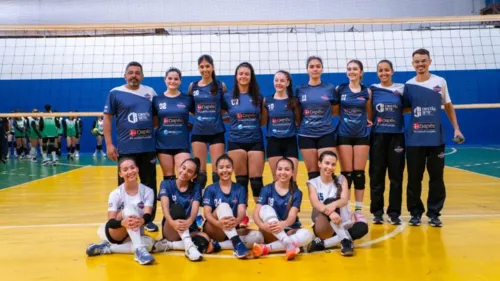 Equipe de voleibol feminino de Apucarana foi destaque nesse final de semana