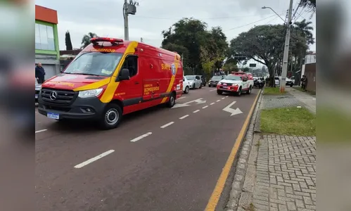 Gerente é baleado no peito ao chegar para trabalhar; veja vídeo