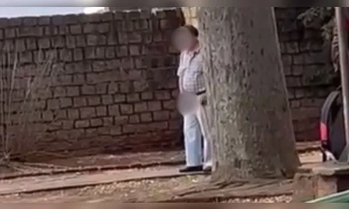 Idoso é filmado se masturbando em praça pública de Apucarana