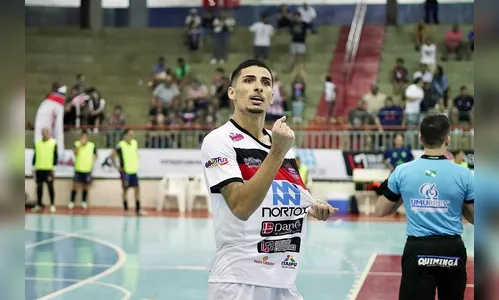 Apucarana Futsal vence o Cianorte e se mantém na vice-liderança