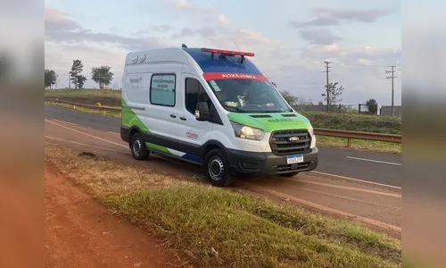 Motociclista fica ferida após ser atingida por carro na BR-376