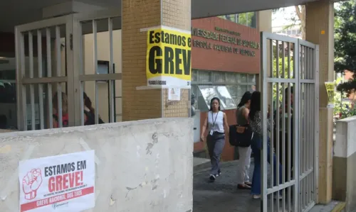 Movimento acontece entre professores de 69 unidades