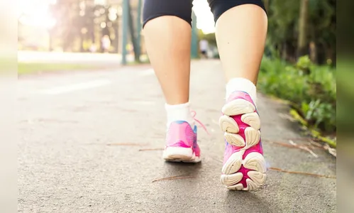 Especialistas revelam segredo para queimar mais calorias na caminhada