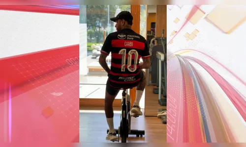 Neymar no Flamengo? Jogador posa com camisa do time e agita redes