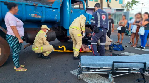 O acidente ocorreu na Avenida Aviação, no cruzamento com a Rua Salvador Usso