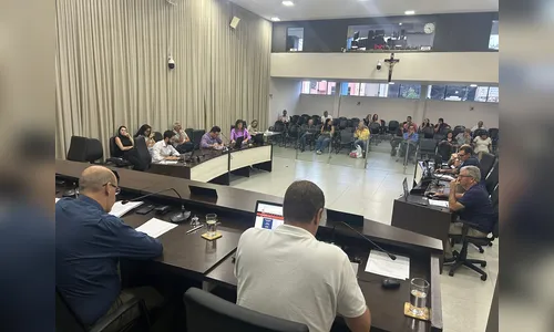 Projeto que permite enterro de pets em cemitérios sai de novo de pauta