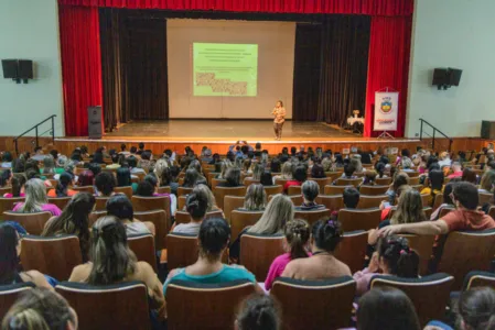 O encontro aconteceu nesta segunda-feira (10)