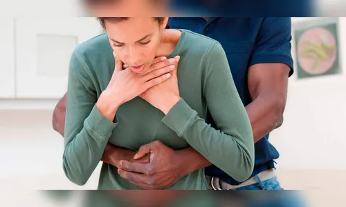 Restaurantes deverão ter cartaz que ensina manobra de desengasgo