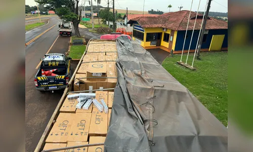 Motorista é preso com 400 mil maços de cigarros contrabandeados no PR