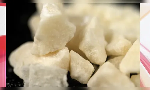 Suspeito de tráfico é preso com crack e cocaína em Califórnia