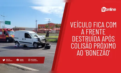 Veículo fica com a frente destruída após colisão próximo ao 'Bonezão'