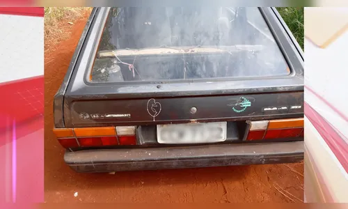 Volkswagen Gol é recuperado depenado e sem as rodas em Arapongas