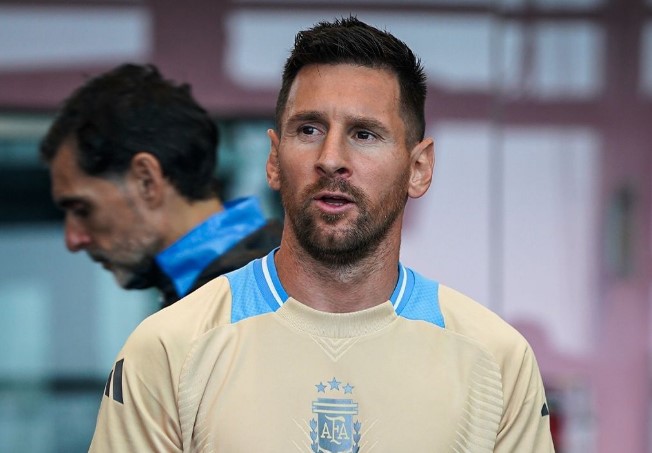 ¡Enfermo!  Messi revela problemas de salud y podría perderse Argentina