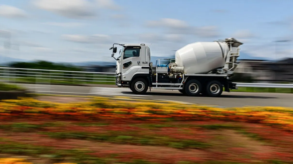 A empregadora é uma empresa que atua na preparação e transporte de massa de concreto e argamassa para construção, que não teve o nome divulgado