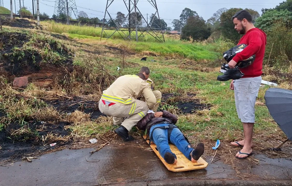 Acidente ocorreu na Rua Emiliano Perneta