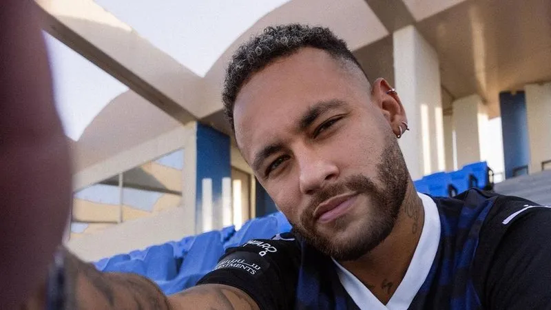 Helena pode ser fruto de uma breve relação que Neymar teve com Amanda Kimberlly no ano passado