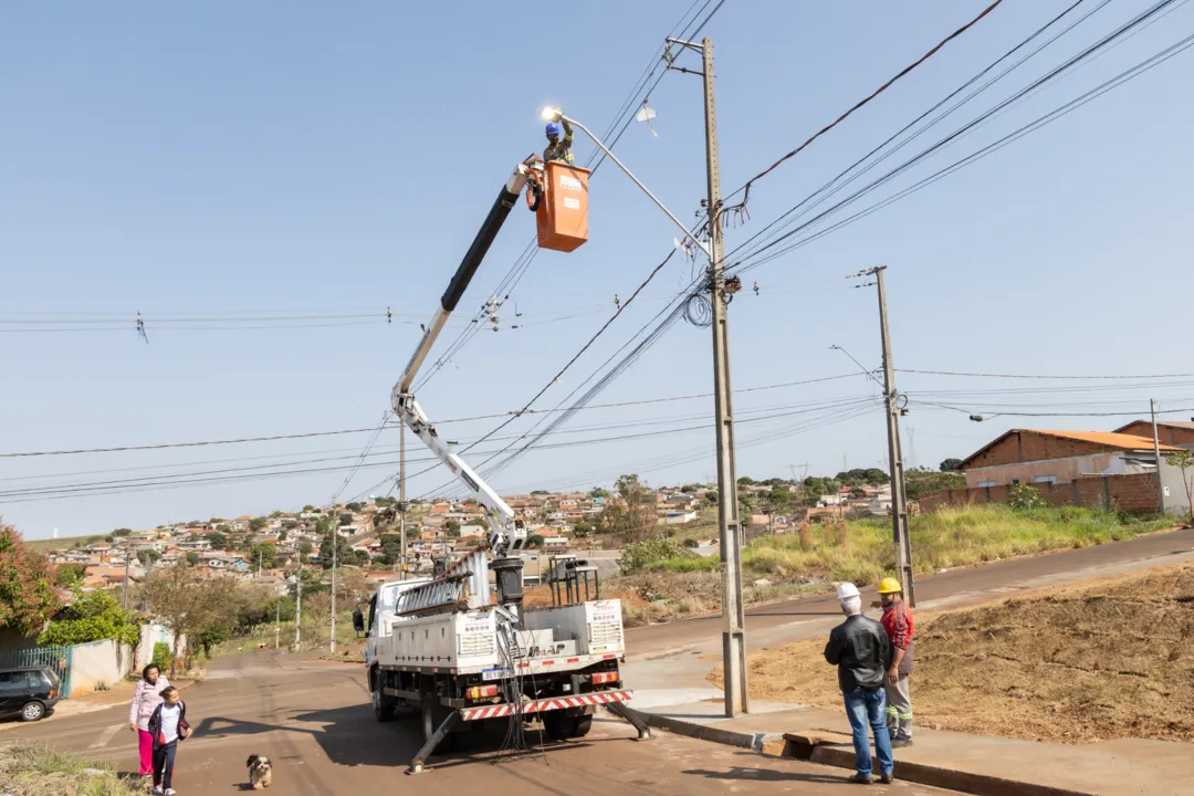 Luminárias foram substituídas em bairro da cidade