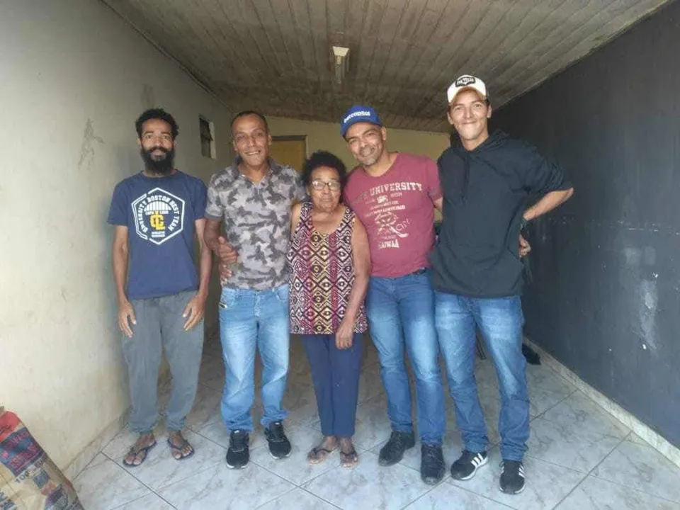 Maria da Consolação com Samuel, Cícero e outros dois filhos