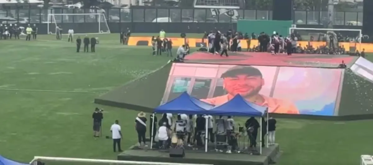 Neymar é vaiado por torcedores do Vasco em São Januário