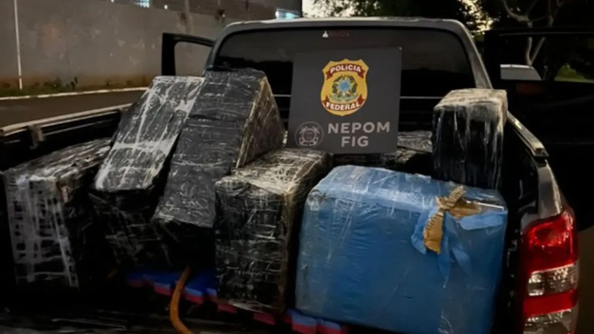 Polícia apreende 300 kg de maconha em barco no Paraná