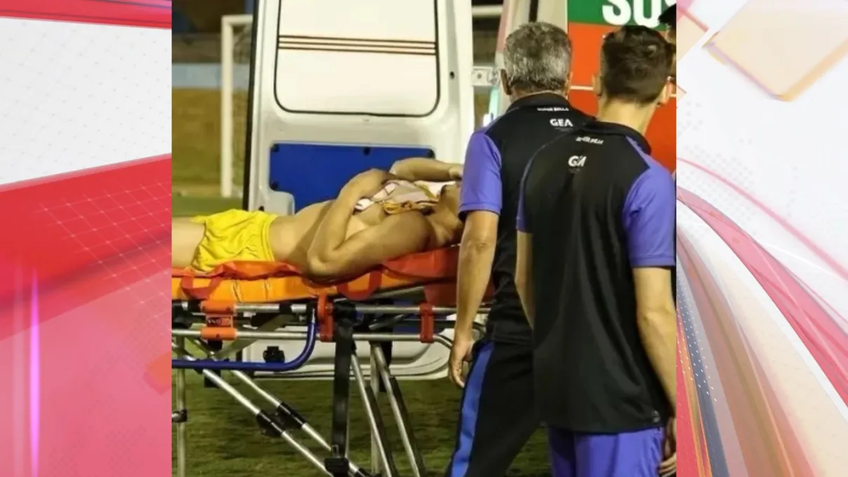 Ramón Souza foi atendido no gramado pelo Dr. Diego Bento, do Grêmio Anápolis