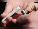 Duas mulheres são flagradas com cigarros de maconha em abordagem da PM