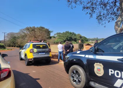 A Polícia Militar (PM), a Polícia Civil e a Polícia Científica se deslocaram para o local.