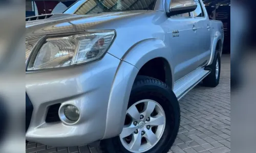 Ex-namorado agride mulher e quebra vidro de Hilux em Sabáudia