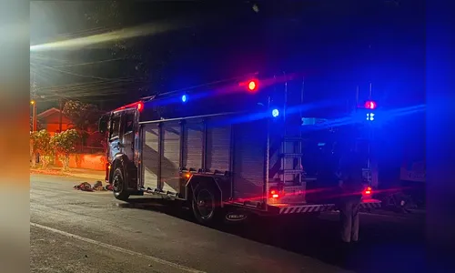 Incêndio destrói fábrica de estofados em Arapongas