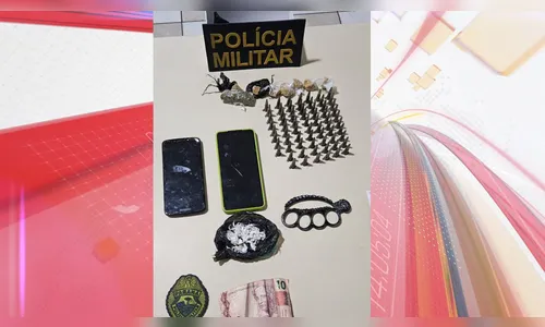 PM apreende dois adolescentes e prende duas mulheres por tráfico