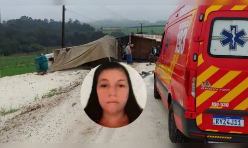 Carreta tomba e esmaga mulher que caminhava às marges da rodovia