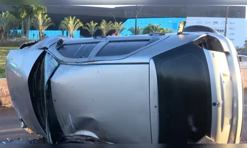 Homem morre após ser esmagado pelo próprio carro em capotamento; veja