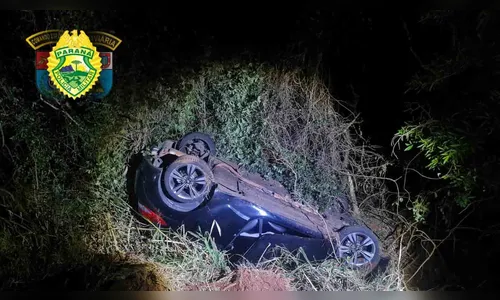 Motorista capota carro na PR-547 e é encaminhado ao hospital
