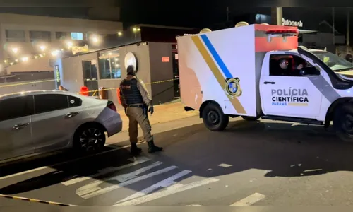 Jovem é morto e outros dois são baleados em tabacaria no Paraná