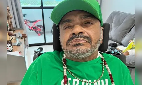 Arlindo Cruz sofre convulsões e é internado às pressas