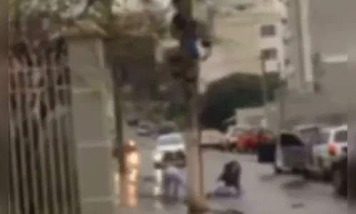 Discussão de trânsito acaba em pancadaria em SC; veja o vídeo