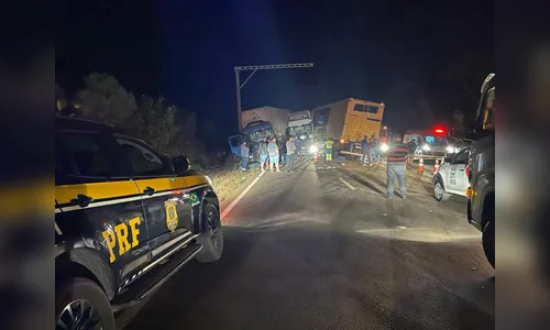 Corpos são recolhidos e trânsito liberado na BR-277