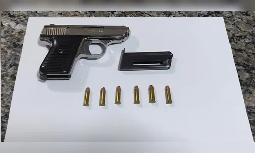 Operação da PM apreende arma de fogo, airsoft e drogas em Apucarana