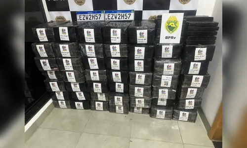 Mais de uma tonelada de maconha é encontrada em Hilux furtada no PR