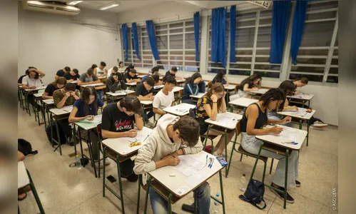 Com provas em Apucarana, UEM realiza vestibular neste domingo (14)