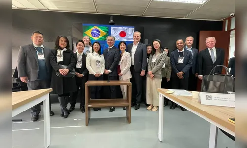 PR firma acordo para intercâmbio de alunos com universidade do Japão