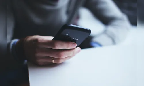 Enviar nudes sem consentimento é crime: entenda caso em Apucarana