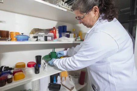 Estudos comprovam que um produto inadequado pode contaminar o alimento