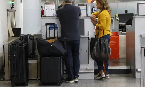 Aposentados poderão comprar passagem aérea por até R$ 200; veja regras