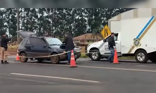 Motorista é executado na PR-445; família estava dentro do carro